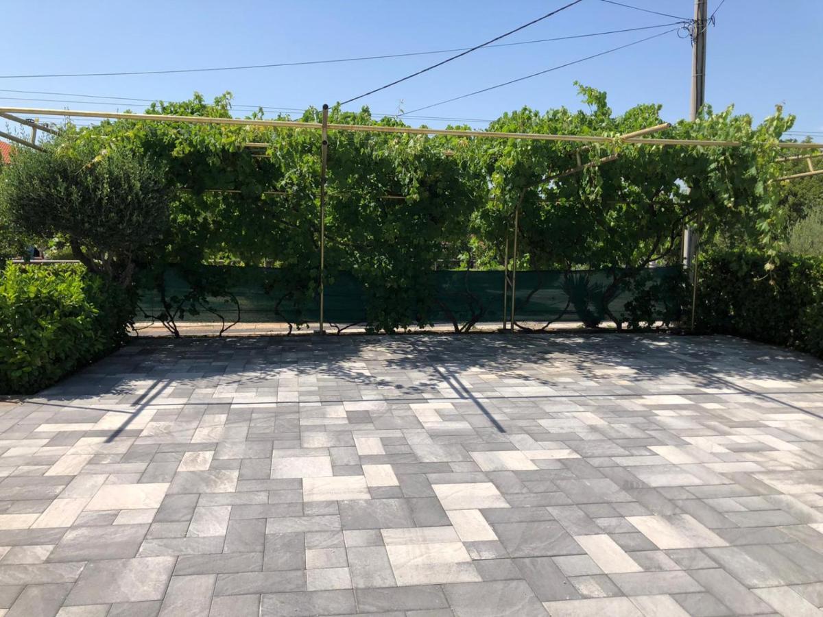 Lucija Apartments Vrh  外观 照片