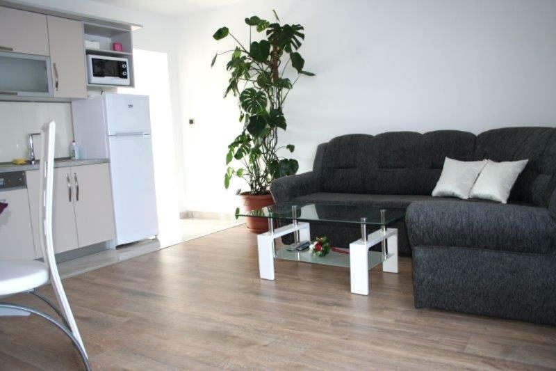 Lucija Apartments Vrh  外观 照片