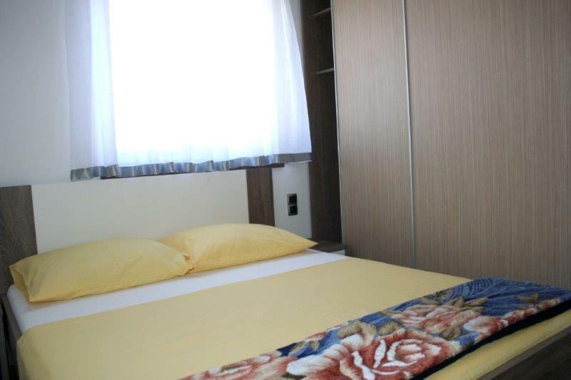 Lucija Apartments Vrh  外观 照片