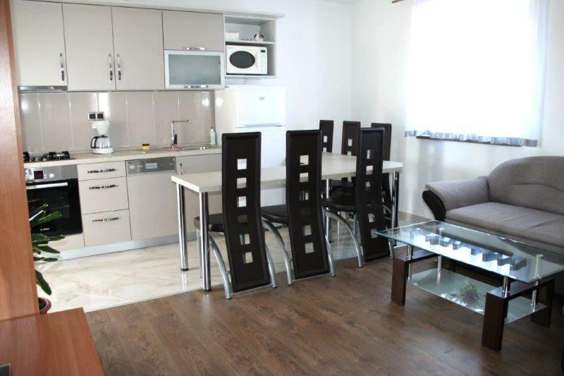Lucija Apartments Vrh  外观 照片