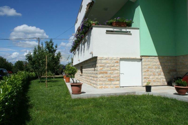 Lucija Apartments Vrh  外观 照片