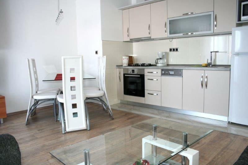 Lucija Apartments Vrh  外观 照片