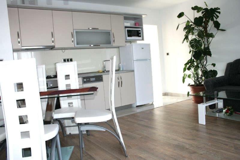 Lucija Apartments Vrh  外观 照片